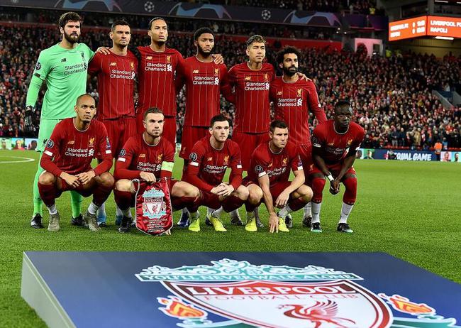 手感火热！小巴里·布朗首节3记三分球轰下11分1板1助1断（状态火热！小巴里·布朗首节连中3记三分，豪取11分1板1助1断）