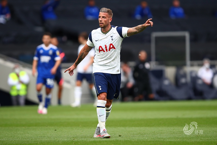 不看好邵佳一执教国足❗详细介绍邵佳一履历❗（邵佳一执教国足前景堪忧？其个人履历详解）